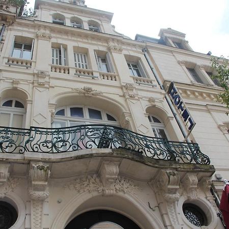 Hotel Au Chapon Fin Поатие Екстериор снимка