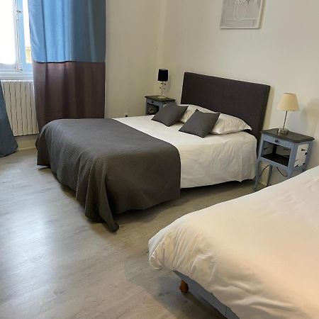 Hotel Au Chapon Fin Поатие Екстериор снимка