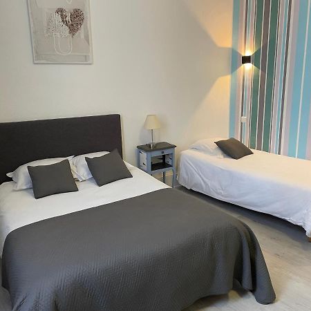 Hotel Au Chapon Fin Поатие Екстериор снимка