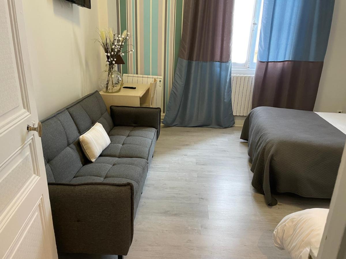 Hotel Au Chapon Fin Поатие Екстериор снимка