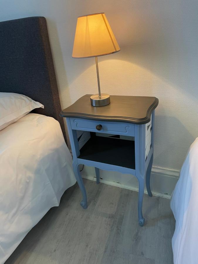 Hotel Au Chapon Fin Поатие Екстериор снимка